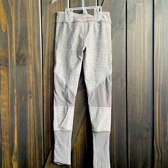 Ivivva Size 8 - Picture 2 of 3